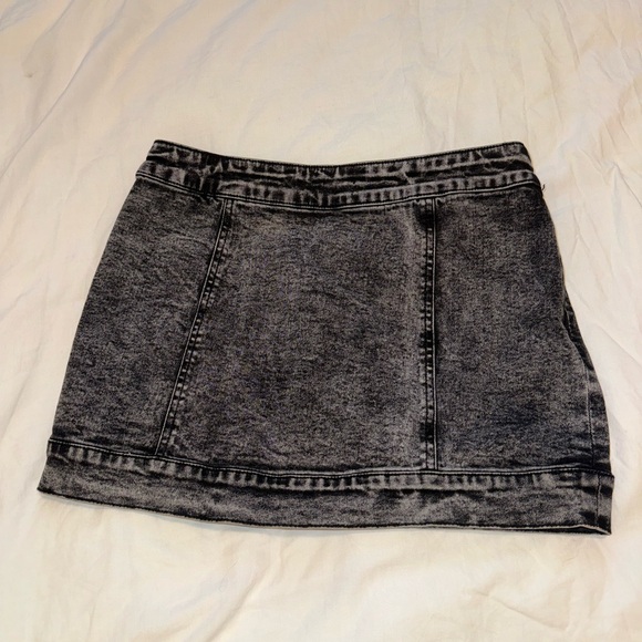 Fashion nova mini skirt - Picture 2 of 3